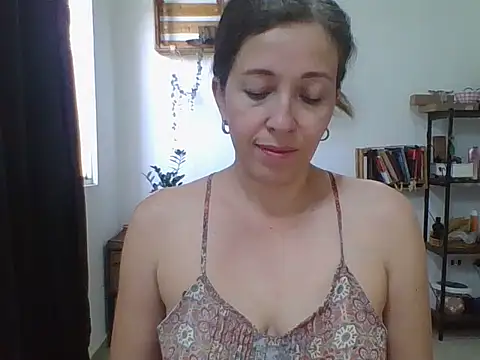 Snapshot of charlott_ponce chatting on 03-23-26, 06:12 charlott ponce online show from 03-23-26, 06:12
