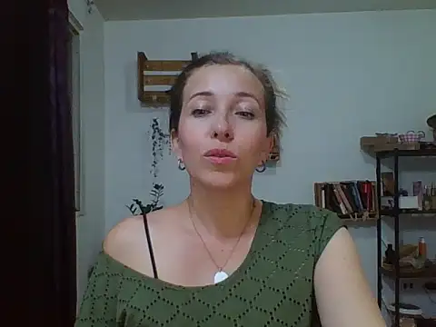 Snapshot of charlott_ponce chatting on 03-26-26, 03:45 charlott ponce online show from 03-26-26, 03:45