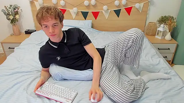 Fandi 777 online show from 03-11-25, 04:18