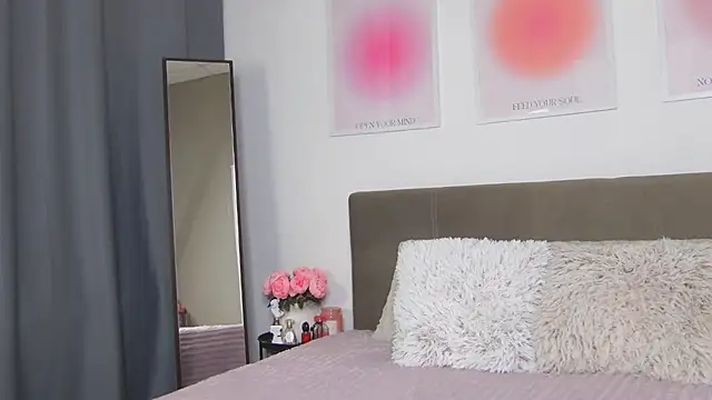 VioletiSwone online show from 03-11-26, 05:13