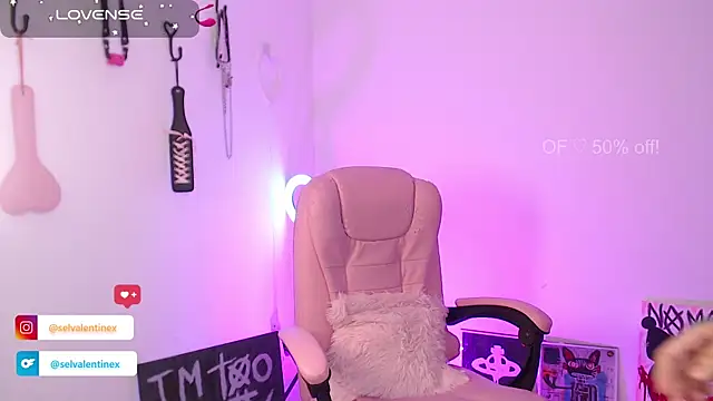 selvalentinex online show from 12-19-25, 02:40