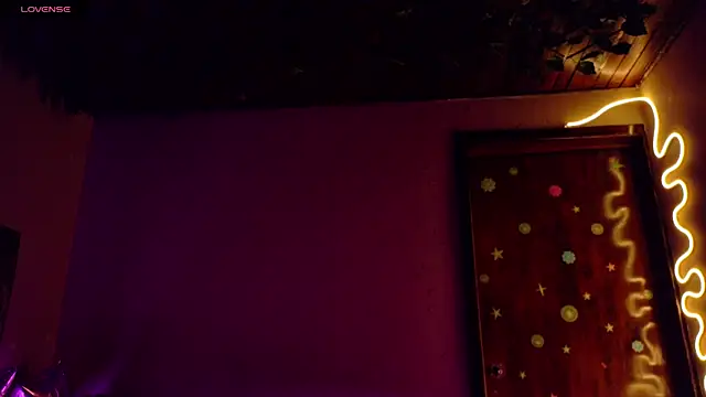 Snapshot of maryberry__ chatting on 06-14-26, 01:14 maryberry online show from 06-14-26, 01:14