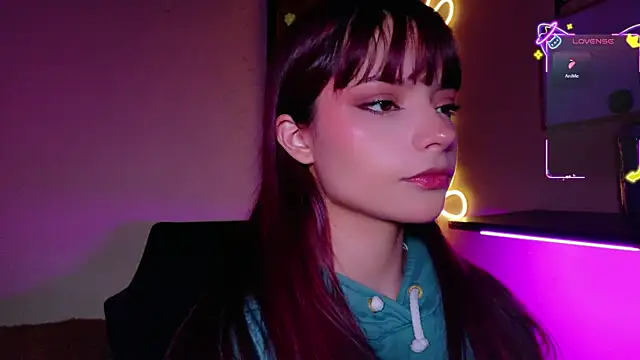 Snapshot of maryberry__ chatting on 06-19-26, 04:28 maryberry online show from 06-19-26, 04:28