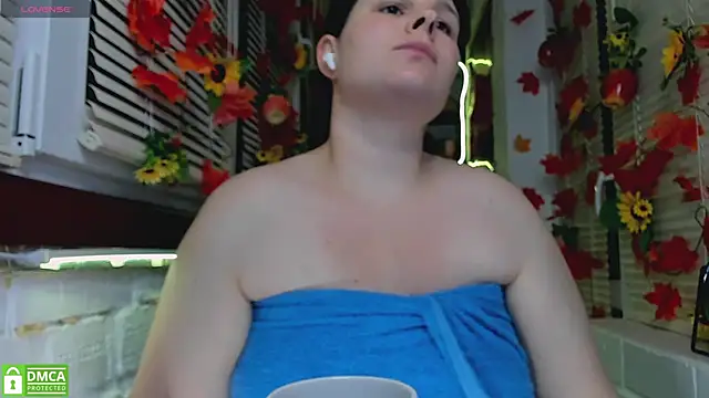 Snapshot of Candys_booty chatting on 10-11-25, 10:19 Candys booty online show from 10-11-25, 10:19