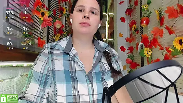 Snapshot of Candys_booty chatting on 10-16-25, 10:11 Candys booty online show from 10-16-25, 10:11