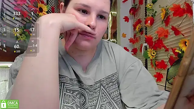 Snapshot of Candys_booty chatting on 10-19-25, 10:21 Candys booty online show from 10-19-25, 10:21