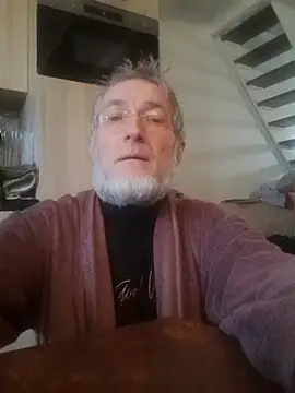 Snapshot of 60philippe chatting on 12-13-24, 12:50 60philippe online show from 12-13-24, 12:50