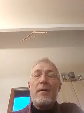 Snapshot of 60philippe chatting on 03-22-25, 06:03 60philippe online show from 03-22-25, 06:03