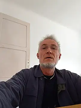 Snapshot of 60philippe chatting on 09-28-25, 11:48 60philippe online show from 09-28-25, 11:48