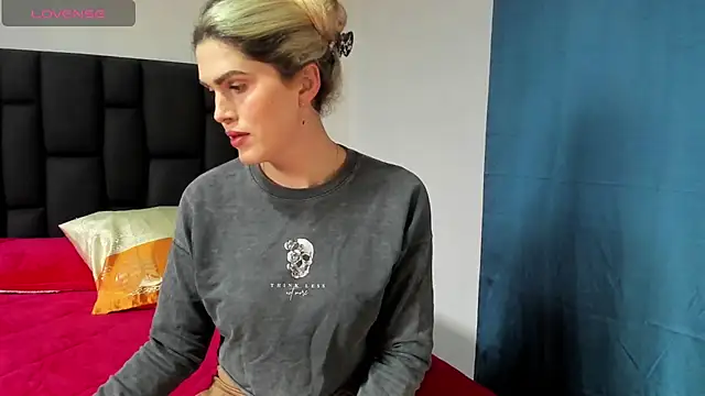 Aurora doll23 online show from 03-18-25, 06:48