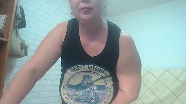 Snapshot of EmmaSquirt chatting on 02-13-25, 11:06 EmmaSquirt online show from 02-13-25, 11:06