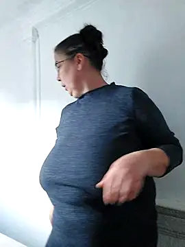 Snapshot of EmmaSquirt chatting on 03-19-25, 03:40 EmmaSquirt online show from 03-19-25, 03:40