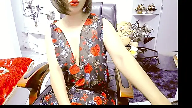 Snapshot of Miu-Le chatting on 05-13-26, 10:56 Miu-Le online show from 05-13-26, 10:56