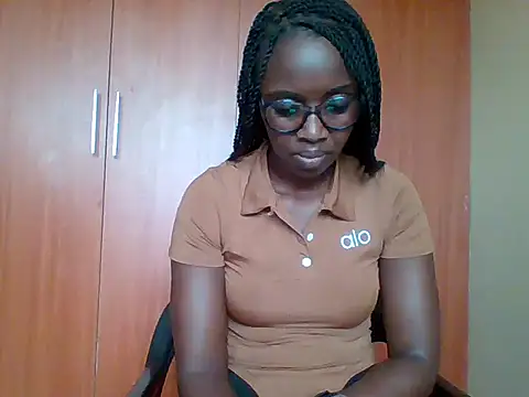 Snapshot of sexy_darleen23 chatting on 05-12-26, 10:23 sexy darleen23 online show from 05-12-26, 10:23