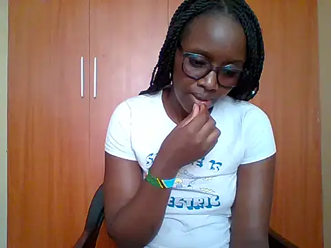 Snapshot of sexy_darleen23 chatting on 05-20-26, 12:33 sexy darleen23 online show from 05-20-26, 12:33