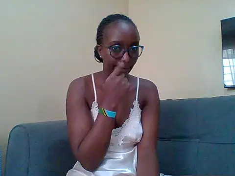 Snapshot of sexy_darleen23 chatting on 06-10-26, 06:45 sexy darleen23 online show from 06-10-26, 06:45
