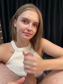 lovelly molly online show from 11-17-25, 04:24