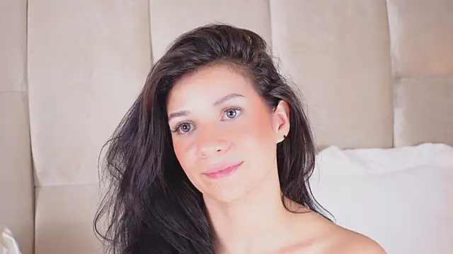 Snapshot of KiraKayleigh1 chatting on 02-18-25, 07:30 KiraKayleigh1 online show from 02-18-25, 07:30