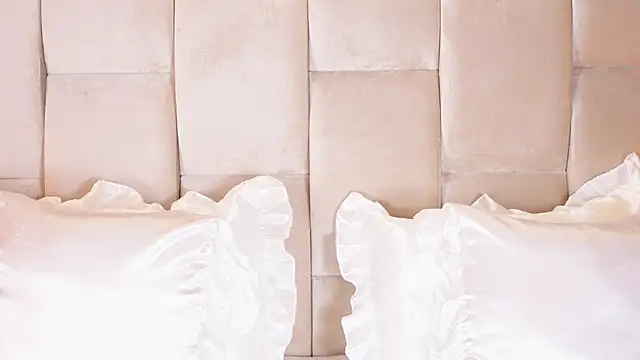 KiraKayleigh1 online show from 04-18-26, 11:05