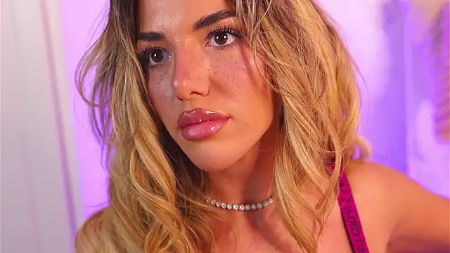 ClaraHazel online show from 11-26-25, 05:19