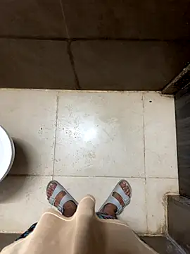 Snapshot of Cum_on_your_tityyy chatting on 09-26-25, 01:04 Cum on your tityyy online show from 09-26-25, 01:04