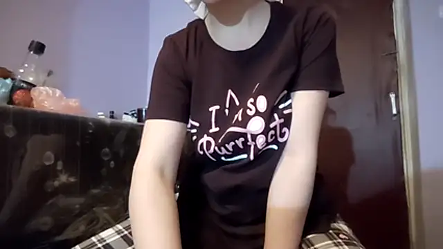  Kitti  online show from 12-14-25, 08:02