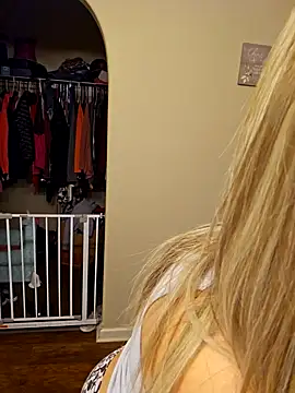 ellieconradxo online show from 01-29-25, 04:15