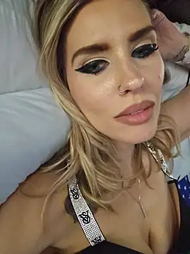 ellieconradxo online show from 06-27-26, 03:44