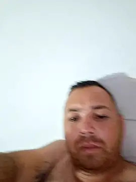 Snapshot of andres--z chatting on 10-26-25, 02:50 andres--z online show from 10-26-25, 02:50