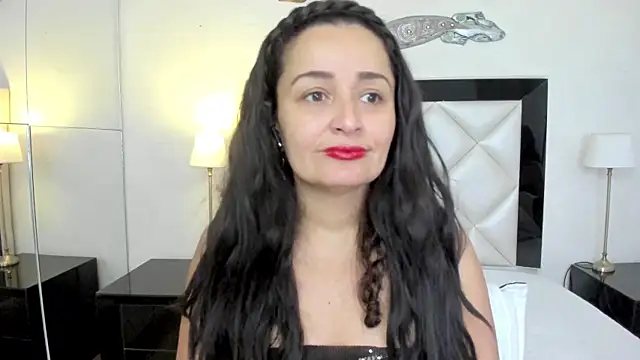  luna  sweet  online show from 02-17-25, 03:36