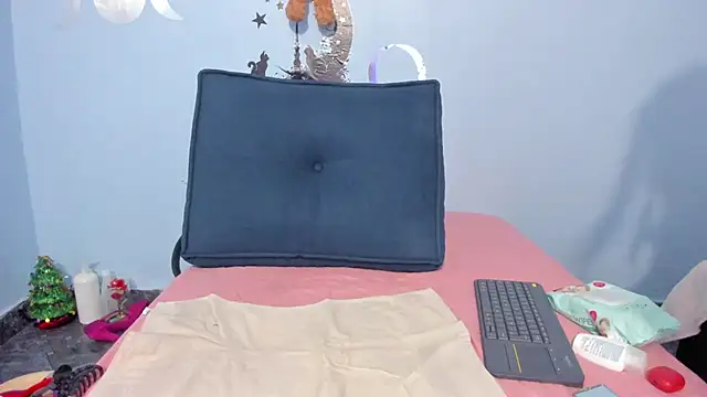  luna  sweet  online show from 11-11-25, 01:27