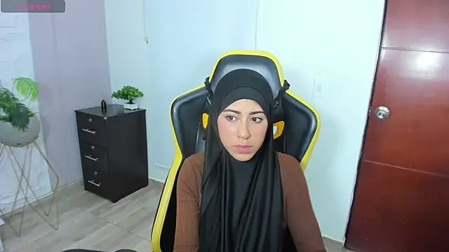 chaymae nah  online show from 03-19-25, 07:27