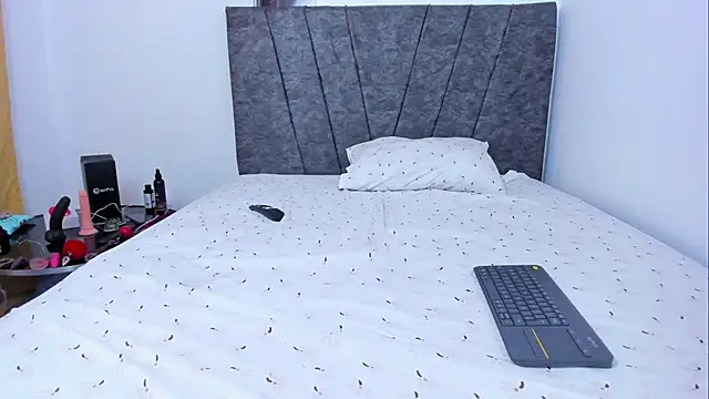 bella-black online show from 10-27-25, 11:20