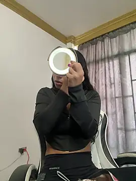 bella-black online show from 04-10-26, 12:32