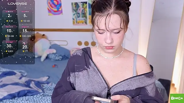 HanahCute online show from 10-21-25, 01:28