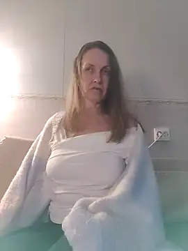 Evelina cute online show from 12-25-24, 12:47