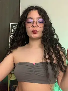 Snapshot of Antoniart_ chatting on 12-14-24, 03:40 Antoniart online show from 12-14-24, 03:40