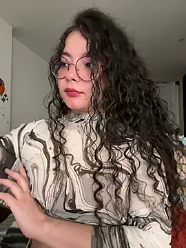 Snapshot of Antoniart_ chatting on 03-16-25, 02:10 Antoniart online show from 03-16-25, 02:10