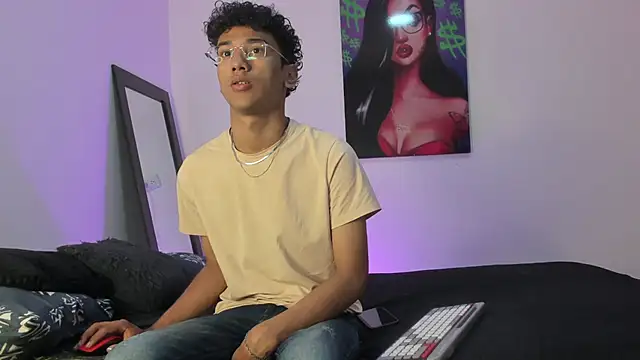 harrytwink18 online show from 02-18-25, 01:22