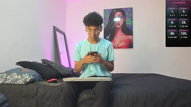 harrytwink18 online show from 02-28-25, 03:04