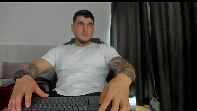 Snapshot of Teilor_Creed chatting on 11-17-25, 07:19 Teilor Creed online show from 11-17-25, 07:19