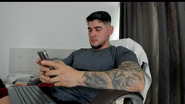 Snapshot of Teilor_Creed chatting on 11-20-25, 07:24 Teilor Creed online show from 11-20-25, 07:24