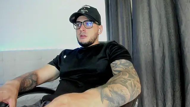 Snapshot of Teilor_Creed chatting on 02-17-26, 07:20 Teilor Creed online show from 02-17-26, 07:20