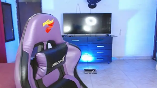 engielphoenis14 online show from 03-05-26, 11:45