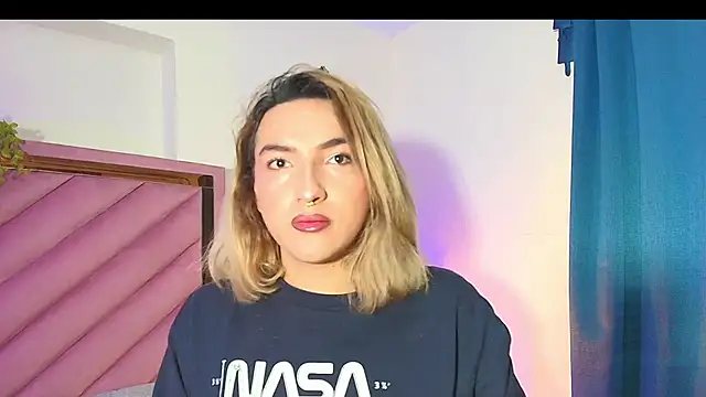 TomLondon  online show from 11-05-25, 01:44