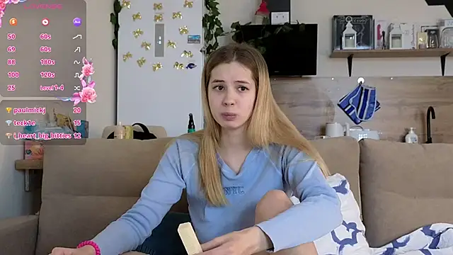 Girl alone home online show from 03-05-25, 06:33