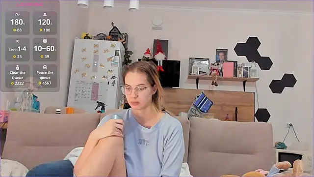 Girl alone home online show from 01-09-26, 03:53