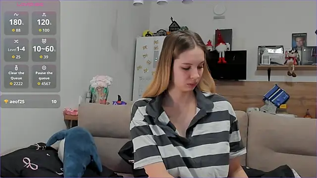 Girl alone home online show from 02-06-26, 03:48