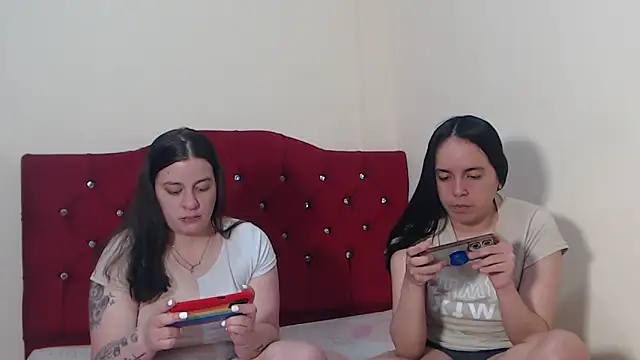 Snapshot of Lola_barbara chatting on 10-17-25, 05:15 Lola barbara online show from 10-17-25, 05:15