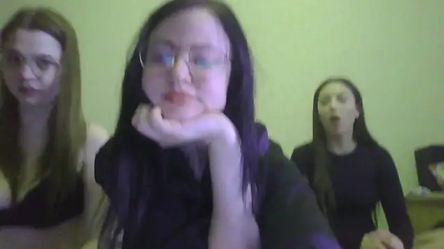 Snapshot of German_Eva chatting on 03-03-25, 10:06 German Eva online show from 03-03-25, 10:06